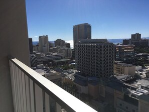 Property grounds - Top Floor Waikiki Studio (Honolulu)