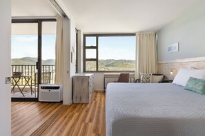 1 室のベッドルーム、デスク、アイロン / アイロン台、WiFi (無料)
