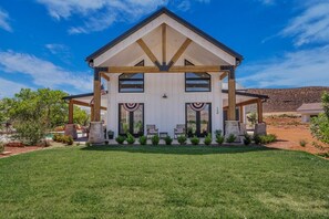 Exterior - Zion Riverfront Farmhouse (Virgin)