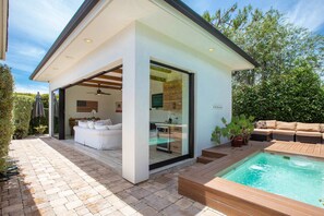 Terrace/patio - Private Wading Pool Home with Patio (Corona Del Mar)