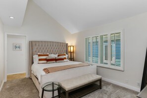 2 slaapkamers, een strijkplank/strijkijzer, wifi, beddengoed