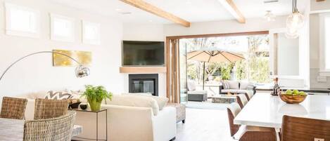 TV, fireplace, offices