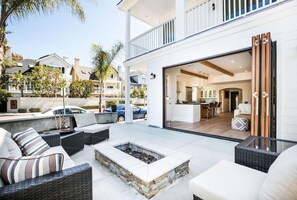 Terrace/patio - A True Vacation Masterpiece! (Corona Del Mar)
