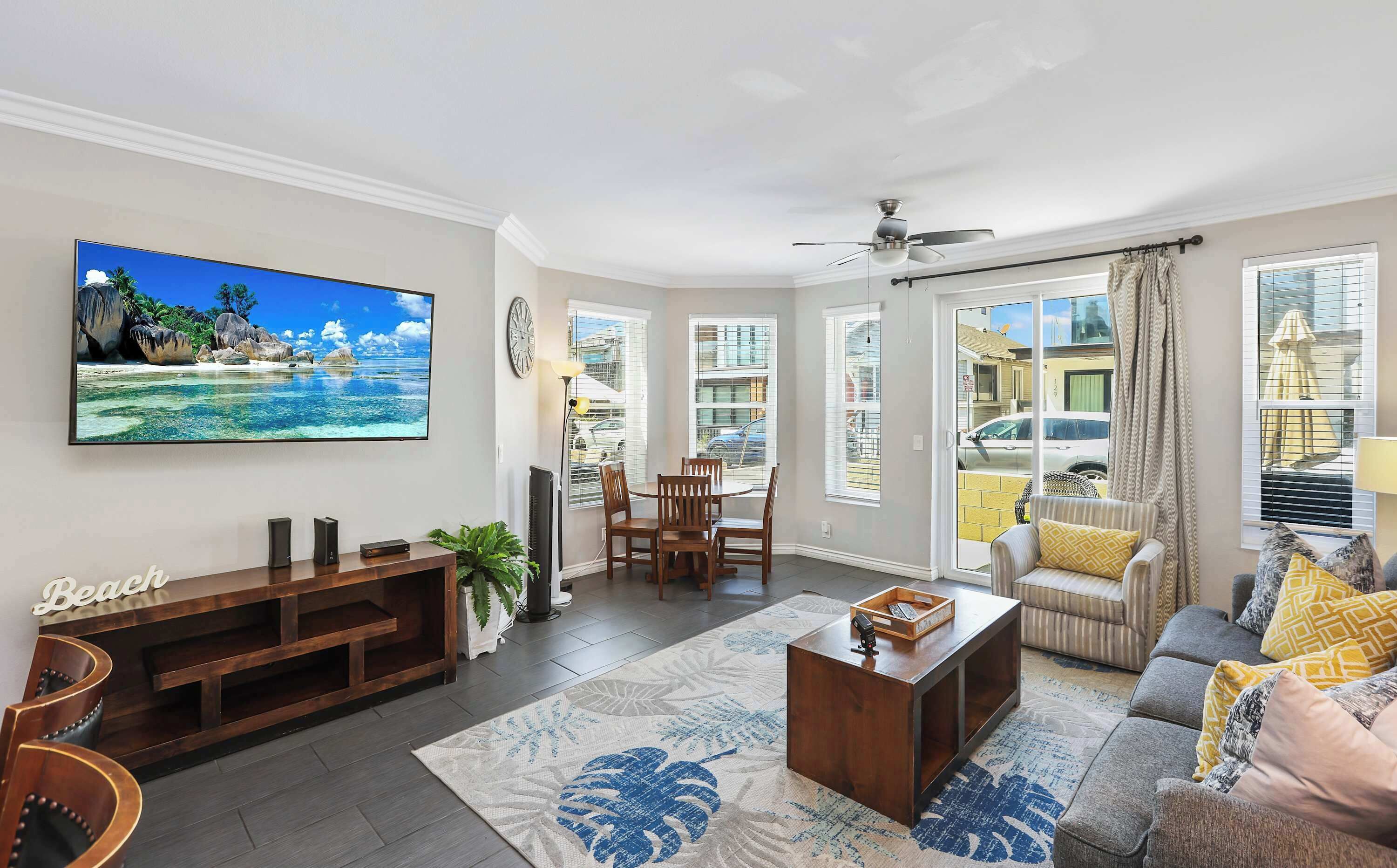 تلفزيون، مكتب