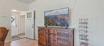So much Fun! Spacious Home with Amenities Galore! Pool Table, Hot-Tub, Poker
