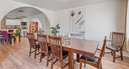 So much Fun! Spacious Home with Amenities Galore! Pool Table, Hot-Tub, Poker