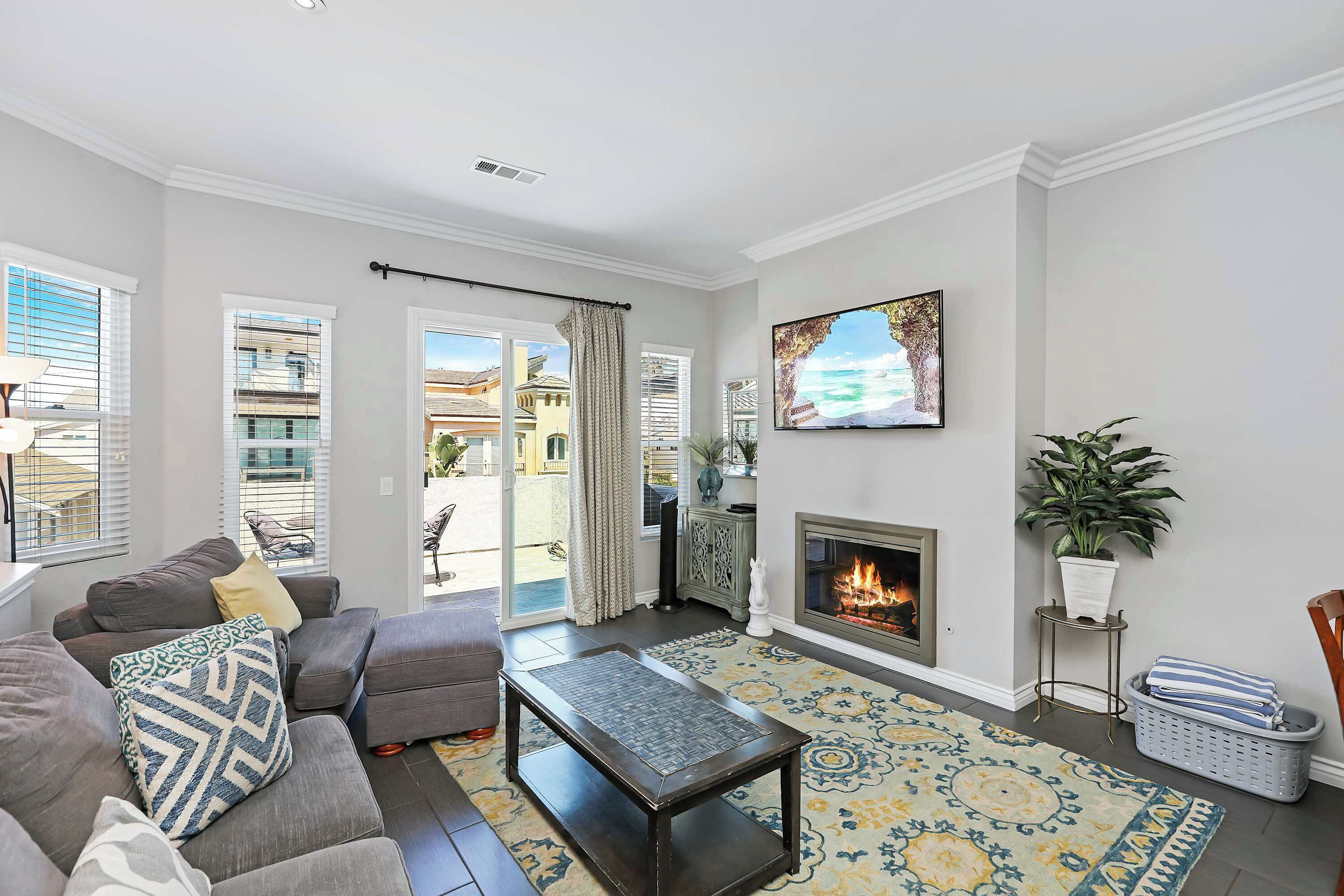 Fernseher, Kamin, Arbeitsbereiche