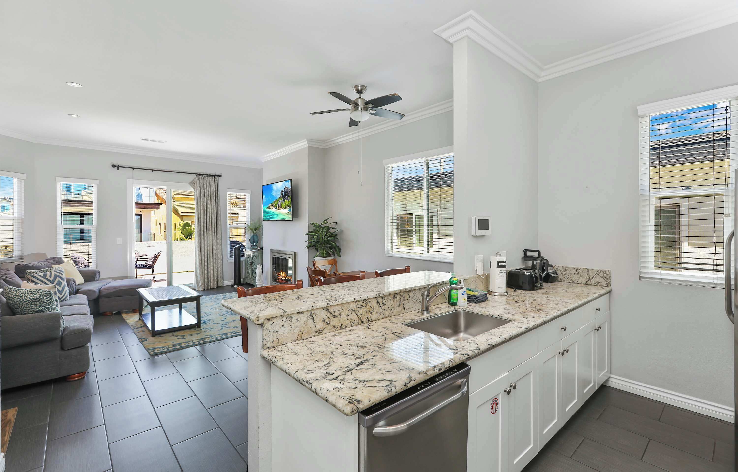 المنشأة من الداخل