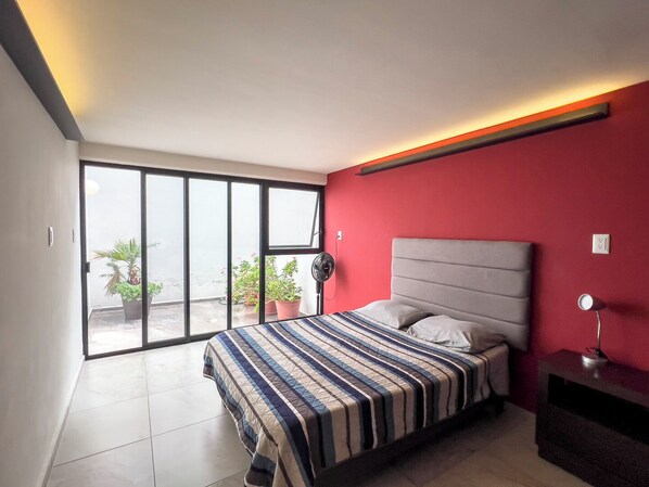 Desk, laptop workspace, blackout curtains, WiFi - Casa Morelos (San Luis Potosi)