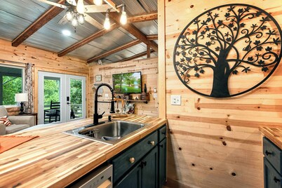 Cozy Cove Cabin – The Perfect Ozark Retreat!