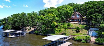Boondock Bliss - Lakefront, private dock sleeps 15!