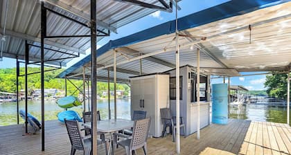 FiveStar Homestead | Ozark Waterfront Living for 8 w/ Private Dock!