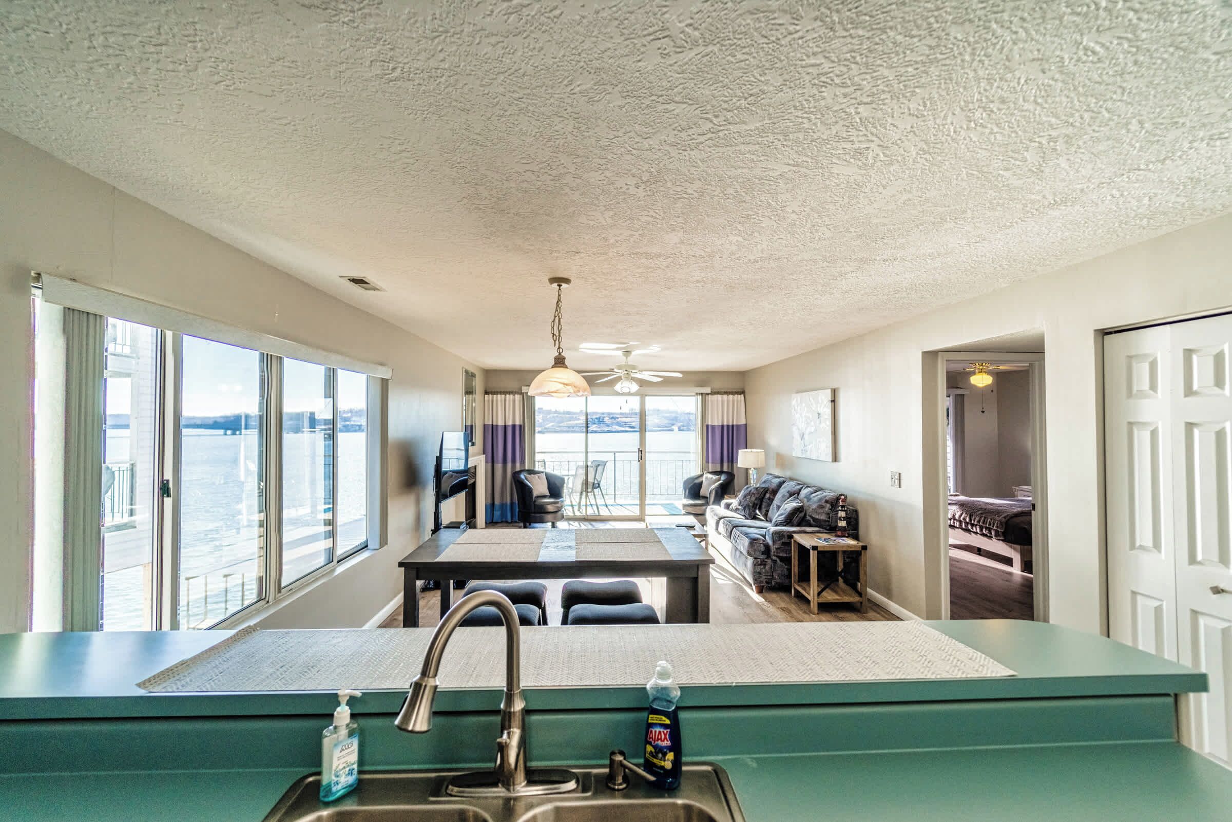 Osage Oasis  Unmatched Views, Convenient Location - Osage Beach, MO