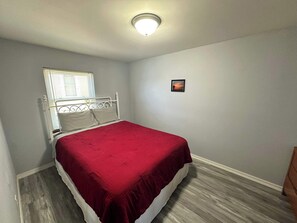 4 bedrooms, WiFi, bed sheets