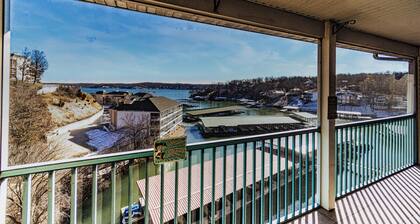 Highland Lake View – Incredible Location!