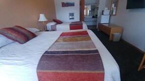Iron/ironing board, free WiFi, bed sheets - Blue Pine Motel (Panguitch)