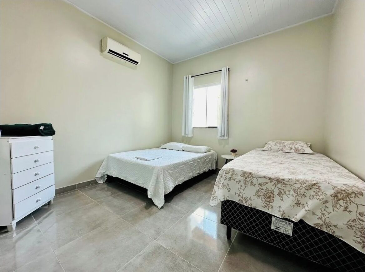 3 quartos, ferros/tábuas de passar roupa, Wi-Fi, roupa de cama