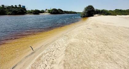 House in a gated community in Sto Amaro do Maranhão, close to the river and lakes.