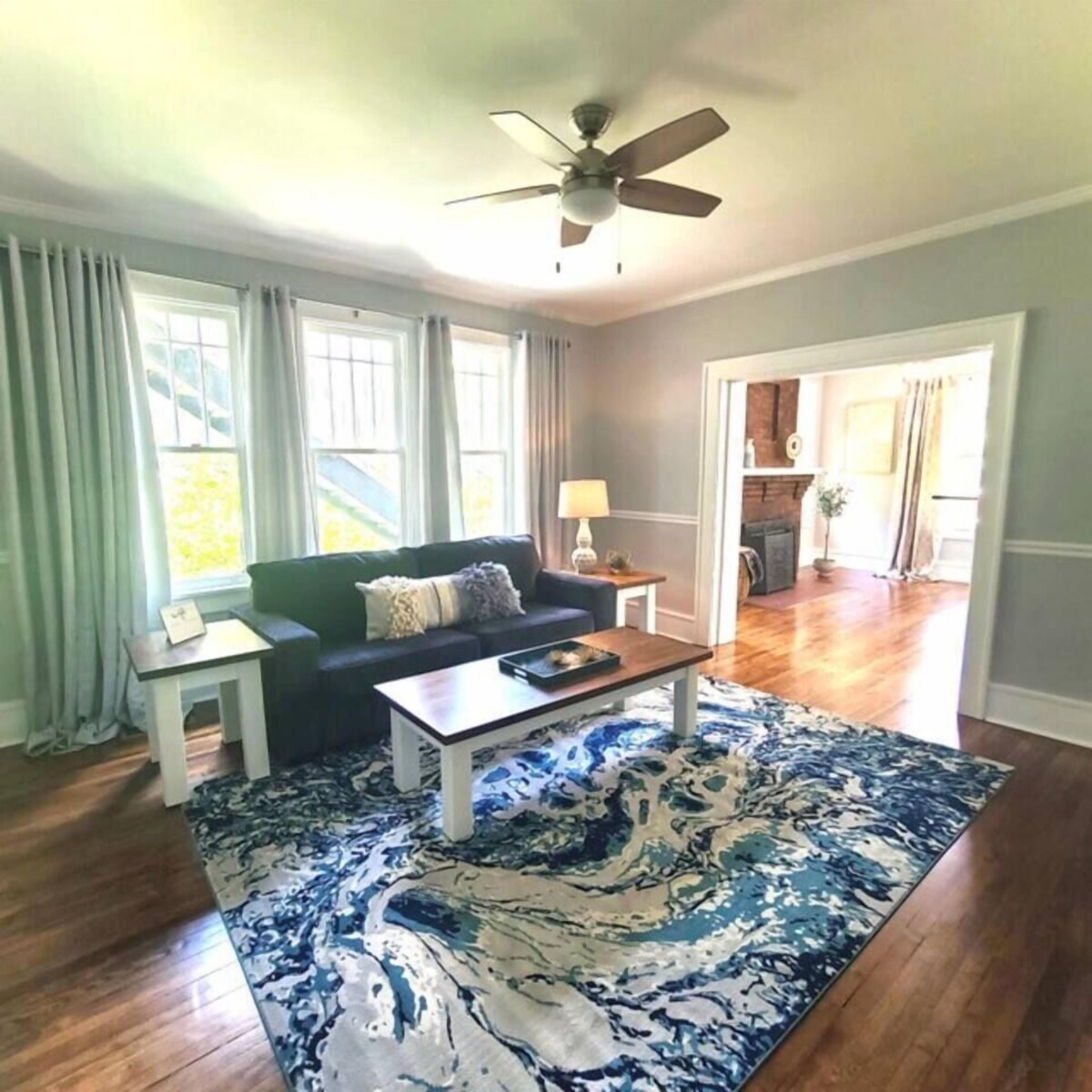 10 Gorgeous, contemporary Apt on Historic Earle St