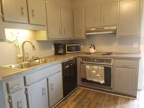 Fridge, microwave, oven, stovetop - 10 Historic Earle with Rustic Charm (Greenville)