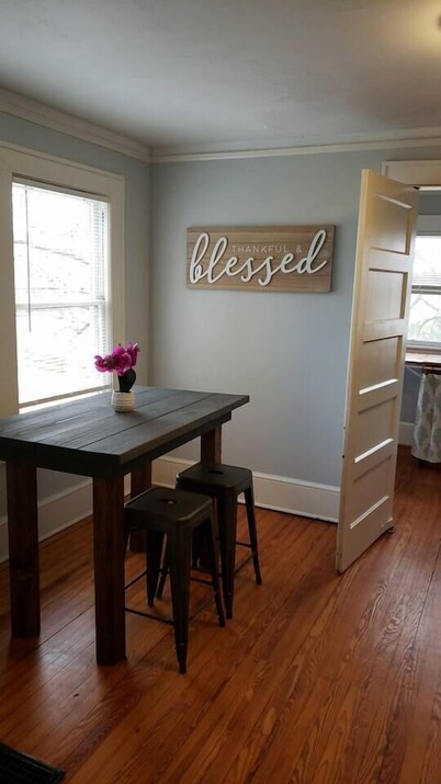 11 Lovely Apartment in Plantation Style Home