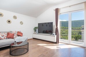 Smart TV, tenis de mesa y libros