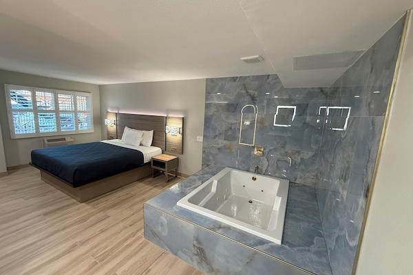 Chambre Simple Romantique, baignoire à jets | Bain à remous privé