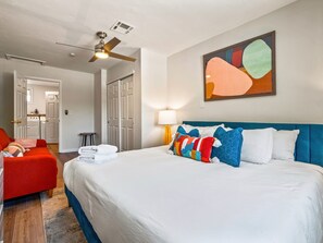 5 bedrooms, desk, iron/ironing board, travel crib