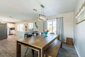 Dining - 4BR Sleeps 8 Heated Pool Yard Games BBQ! (Scottsdale)