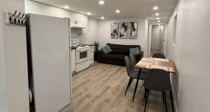 Côte-des-Neiges Cozy 1-Bedroom Ground-Floor Apartment