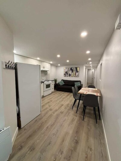 Côte-des-Neiges Cozy 1-Bedroom Ground-Floor Apartment