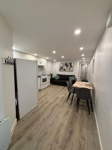 Côte-des-Neiges Cozy 1-Bedroom Ground-Floor Apartment | Quiet & Convenient Stay
