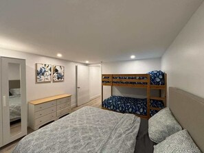 Iron/ironing board, free WiFi, bed sheets