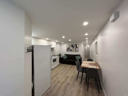 Côte-des-Neiges Cozy 1-Bedroom Ground-Floor Apartment