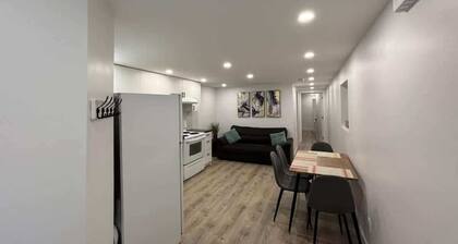 Côte-des-Neiges Cozy 1-Bedroom Ground-Floor Apartment