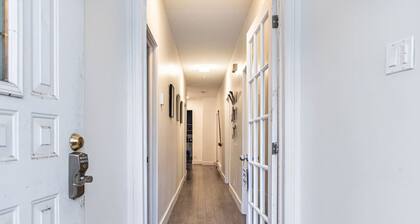 Elegant & Modern 4-Bedroom Retreat in Mercier-Hochelaga | Comfort & Convenience