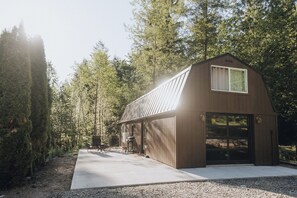 Exterior - The Cottage at Highland Farms (Brightwood)