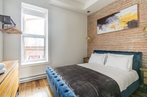 7 slaapkamers, een strijkplank/strijkijzer, reisbedje, gratis wifi