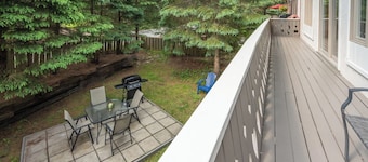 Evora Cozy 2BR Chalet Fireplace & BBQ Val-David