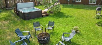 LAURA – Cozy Retreat with 4-Season Spa Val David