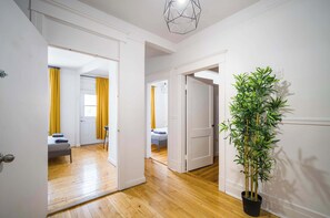 4 habitaciones, tabla de planchar con plancha y wifi gratis 