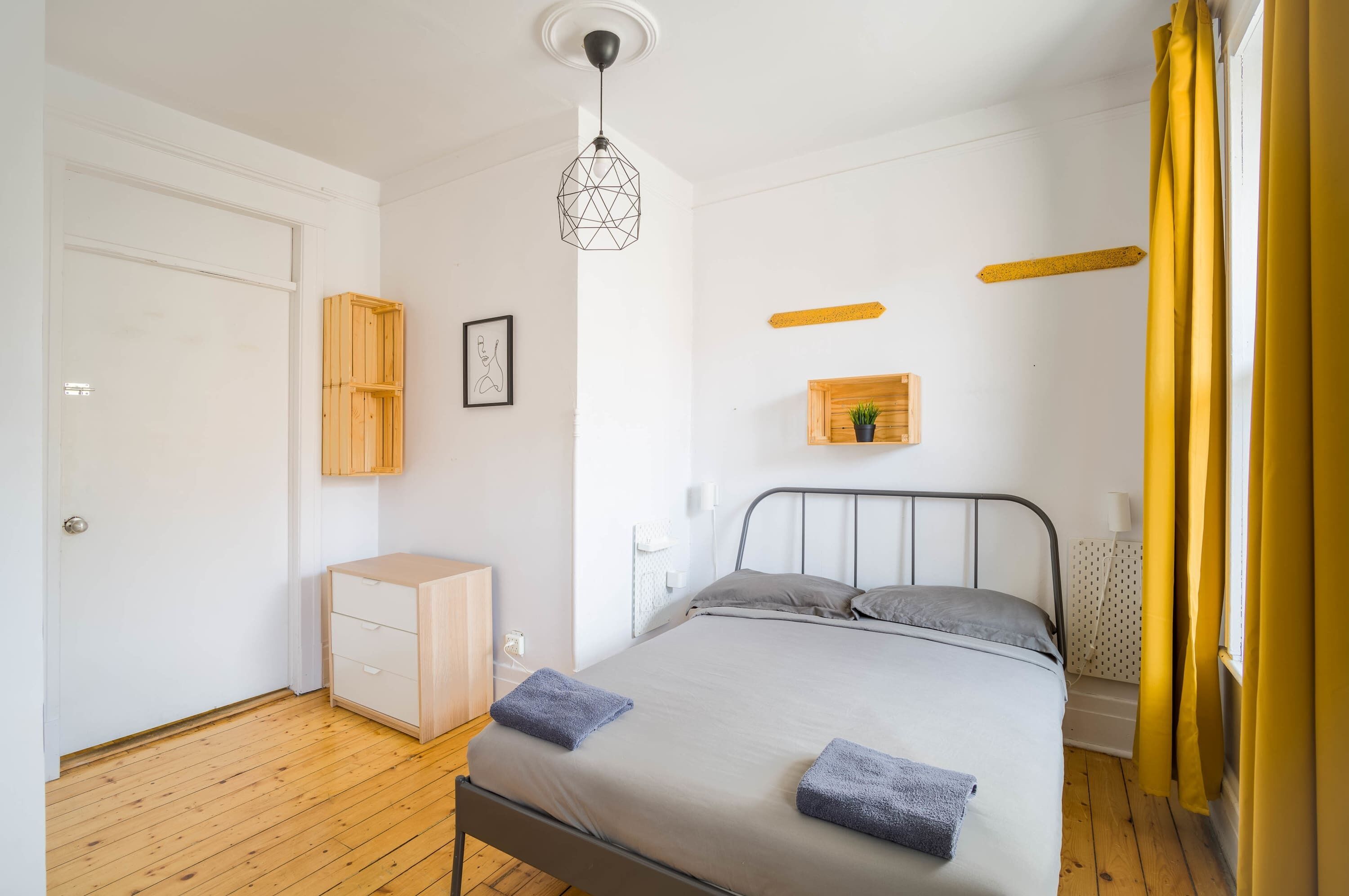 4 chambres, fer et planche à repasser, Wi-Fi gratuit, draps fournis
