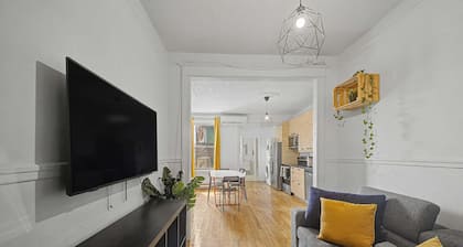 Large 5BR Home Ideal for Student Groups