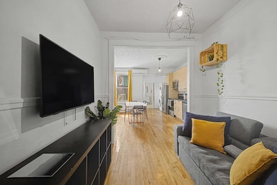Modern Montreal Apartment | Metro Nearby