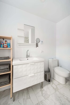 Hair dryer, towels