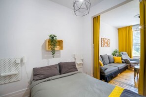 4 bedrooms, desk, iron/ironing board, free WiFi