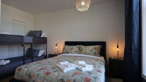 7 bedrooms, travel crib, WiFi, bed sheets