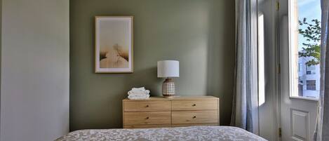 7 bedrooms, desk, travel cot, WiFi