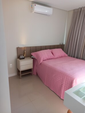 2 habitaciones, tabla de planchar con plancha, wifi y ropa de cama
