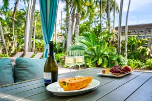 Outdoor dining - Chic Getaway w/Heated Pool & Short Walk to Beach (Hollywood)